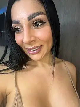 Snapshot of MOMALANA chatting on March 1, 2026, 5:57 pm MOMALANA online show from March 1, 2026, 5:57 pm