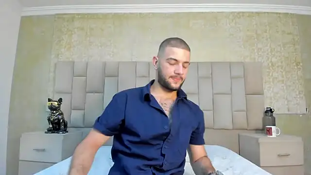 Snapshot of MaximusDick1_ chatting on November 21, 2025, 4:00 am MaximusDick1 online show from November 21, 2025, 4:00 am