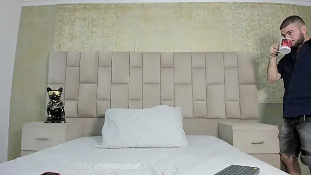 Snapshot of MaximusDick1_ chatting on October 31, 2025, 3:47 am MaximusDick1 online show from October 31, 2025, 3:47 am