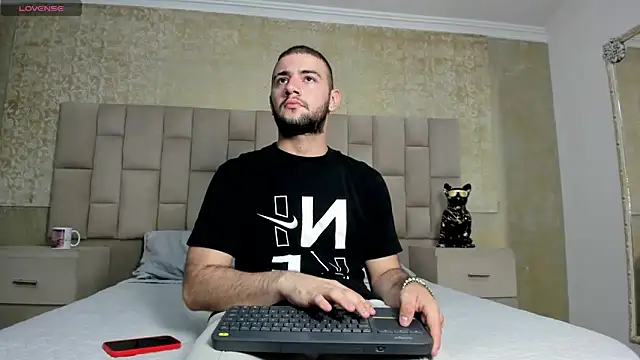 Snapshot of MaximusDick1_ chatting on November 2, 2025, 8:25 pm MaximusDick1 online show from November 2, 2025, 8:25 pm