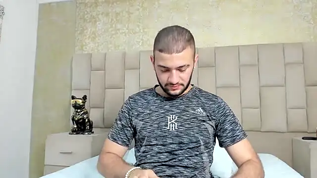 Snapshot of MaximusDick1_ chatting on November 5, 2025, 4:26 am MaximusDick1 online show from November 5, 2025, 4:26 am