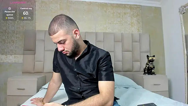 Snapshot of MaximusDick1_ chatting on October 13, 2025, 3:19 am MaximusDick1 online show from October 13, 2025, 3:19 am