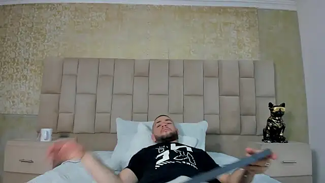 Snapshot of MaximusDick1_ chatting on October 12, 2025, 3:52 am MaximusDick1 online show from October 12, 2025, 3:52 am