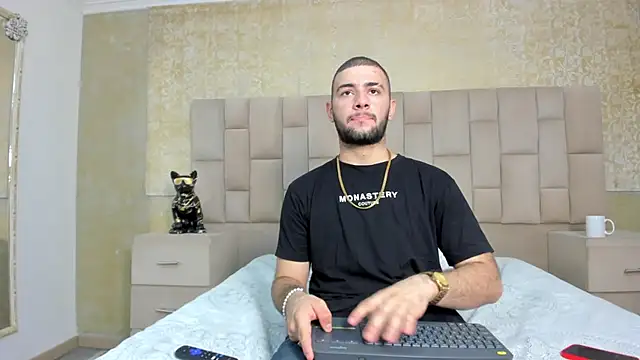 Snapshot of MaximusDick1_ chatting on October 17, 2025, 4:16 am MaximusDick1 online show from October 17, 2025, 4:16 am