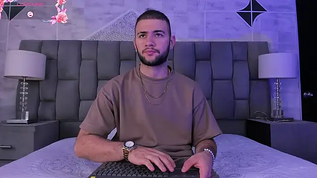 MaximusDick1  online show from May 14, 2026, 12:02 pm