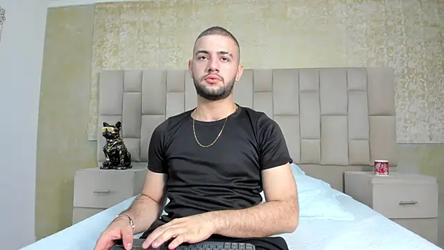 Snapshot of MaximusDick1_ chatting on November 9, 2025, 3:32 am MaximusDick1 online show from November 9, 2025, 3:32 am