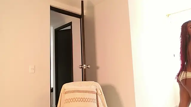 Snapshot of Lorena_Vieira_ chatting on October 17, 2025, 5:48 pm Lorena Vieira online show from October 17, 2025, 5:48 pm