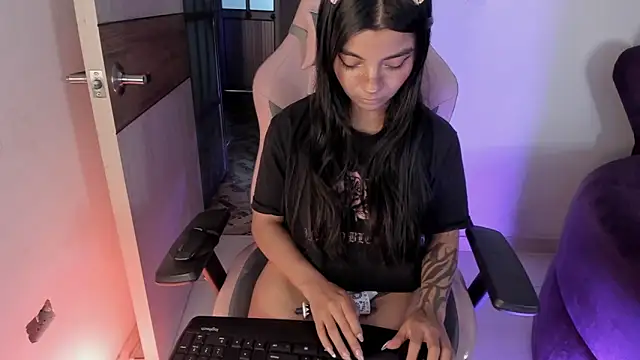 sofi soft  online show from June 19, 2026, 6:03 pm