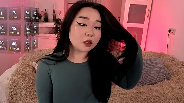 mei honey  online show from November 11, 2025, 10:15 pm