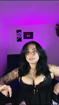 Snapshot of Pauilina chatting on May 5, 2026, 10:02 pm Pauilina online show from May 5, 2026, 10:02 pm
