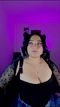Snapshot of Pauilina chatting on May 9, 2026, 8:45 pm Pauilina online show from May 9, 2026, 8:45 pm