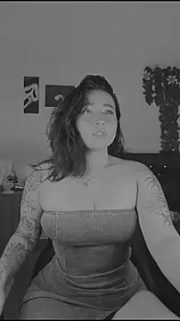 Snapshot of Pauilina chatting on April 14, 2026, 8:47 pm Pauilina online show from April 14, 2026, 8:47 pm