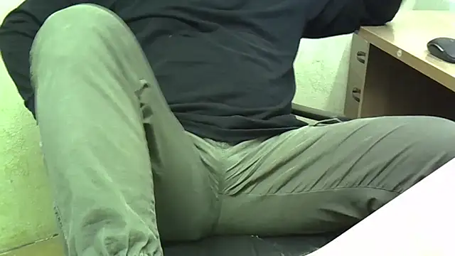 nikdov3 online show from March 5, 2026, 5:04 am