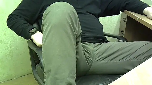 Snapshot of nikdov3 chatting on February 5, 2026, 4:52 am nikdov3 online show from February 5, 2026, 4:52 am