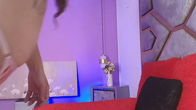 BRITHANY SPARK online show from November 27, 2025, 4:13 am