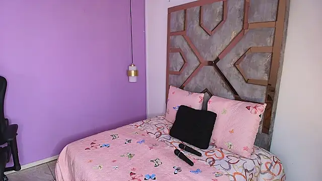 BRITHANY SPARK online show from February 4, 2026, 3:34 am