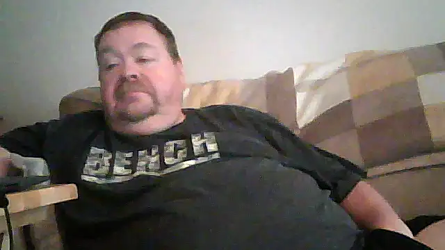 Snapshot of hitman_35 chatting on July 5, 2026, 10:49 pm hitman 35 online show from July 5, 2026, 10:49 pm