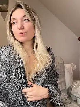 Snapshot of carlaaa chatting on November 6, 2025, 7:51 pm carlaaa online show from November 6, 2025, 7:51 pm