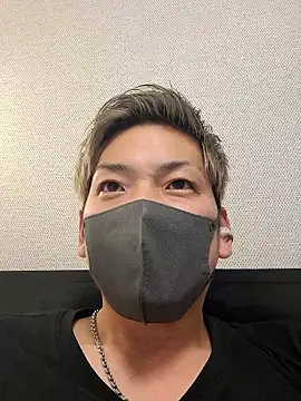 Snapshot of da--------i chatting on November 7, 2025, 3:05 pm da--------i online show from November 7, 2025, 3:05 pm