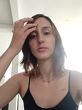 Snapshot of Ambar_Roux_ chatting on October 30, 2025, 4:04 pm Ambar Roux online show from October 30, 2025, 4:04 pm