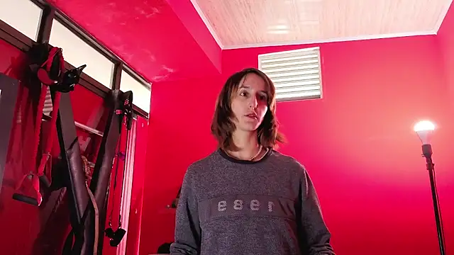 Ambar Roux  online show from March 19, 2026, 12:49 pm