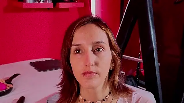 Snapshot of Ambar_Roux_ chatting on September 12, 2025, 1:33 pm Ambar Roux online show from September 12, 2025, 1:33 pm