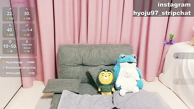 hyoju97 online show from March 8, 2025, 5:11 pm