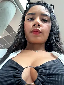 Snapshot of _Luana chatting on October 28, 2025, 7:57 pm  Luana online show from October 28, 2025, 7:57 pm