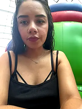  Luana online show from November 4, 2025, 7:06 pm