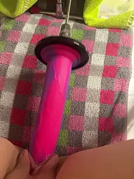 luisa1 online show from November 20, 2025, 7:36 pm