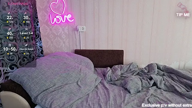 Snapshot of KellyCrystall chatting on March 2, 2026, 7:15 am KellyCrystall online show from March 2, 2026, 7:15 am