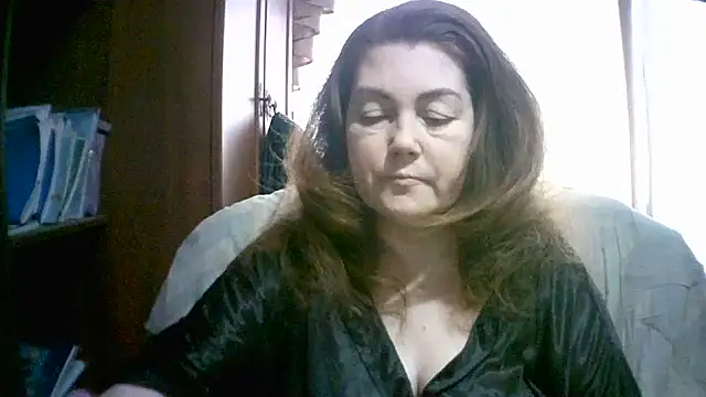 Snapshot of Madame-Butterfly chatting on November 13, 2025, 8:29 am Madame-Butterfly online show from November 13, 2025, 8:29 am