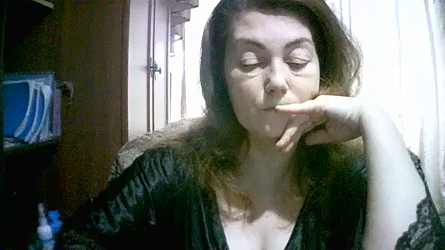 Snapshot of Madame-Butterfly chatting on October 25, 2025, 9:08 am Madame-Butterfly online show from October 25, 2025, 9:08 am