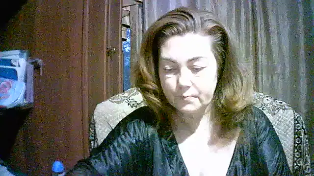 Snapshot of Madame-Butterfly chatting on October 12, 2025, 12:39 pm Madame-Butterfly online show from October 12, 2025, 12:39 pm