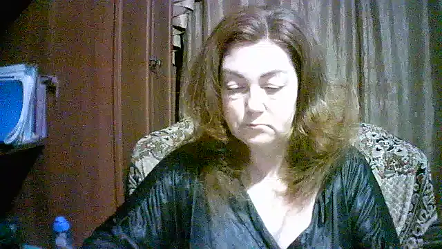 Snapshot of Madame-Butterfly chatting on October 16, 2025, 2:14 pm Madame-Butterfly online show from October 16, 2025, 2:14 pm