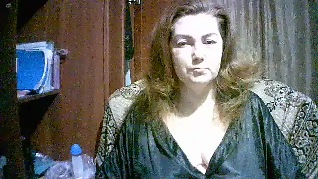 Snapshot of Madame-Butterfly chatting on October 20, 2025, 12:38 pm Madame-Butterfly online show from October 20, 2025, 12:38 pm