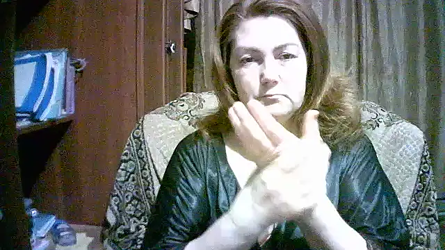 Snapshot of Madame-Butterfly chatting on November 4, 2025, 10:13 pm Madame-Butterfly online show from November 4, 2025, 10:13 pm