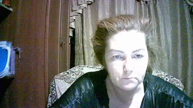 Snapshot of Madame-Butterfly chatting on October 8, 2025, 1:34 pm Madame-Butterfly online show from October 8, 2025, 1:34 pm