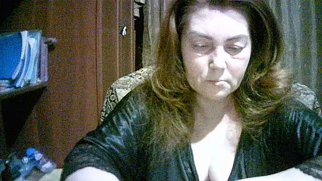 Snapshot of Madame-Butterfly chatting on October 29, 2025, 8:19 pm Madame-Butterfly online show from October 29, 2025, 8:19 pm