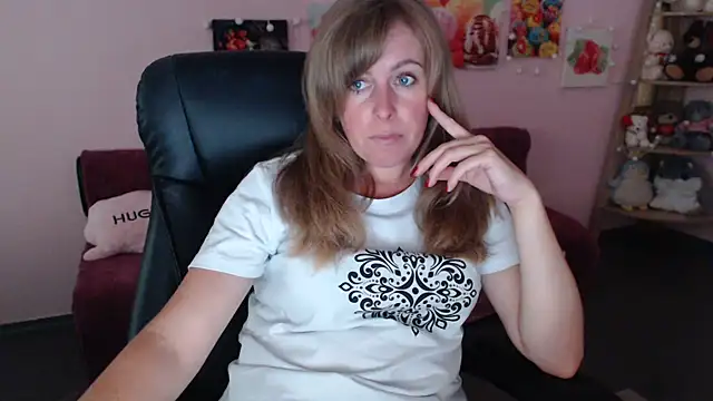 Snapshot of Hot_Milady chatting on June 23, 2026, 7:17 am Hot Milady online show from June 23, 2026, 7:17 am