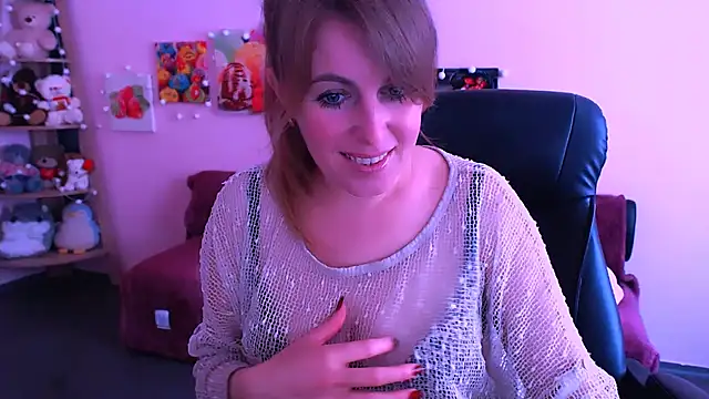 Snapshot of Hot_Milady chatting on April 21, 2026, 7:48 am Hot Milady online show from April 21, 2026, 7:48 am
