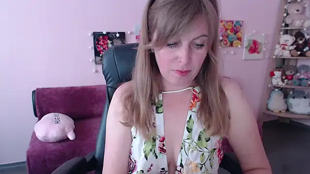Snapshot of Hot_Milady chatting on May 20, 2026, 8:00 am Hot Milady online show from May 20, 2026, 8:00 am