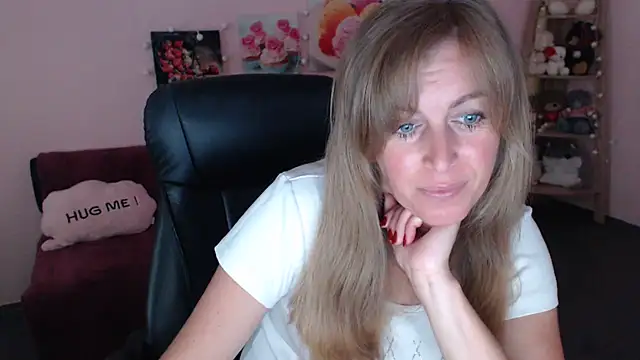 Snapshot of Hot_Milady chatting on July 13, 2026, 6:46 am Hot Milady online show from July 13, 2026, 6:46 am