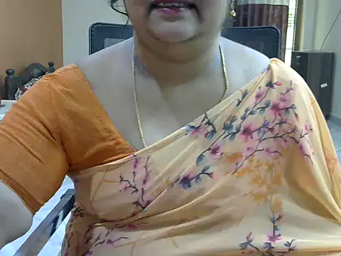 Snapshot of Naughty_Nityaa chatting on February 19, 2025, 6:55 am Naughty Nityaa online show from February 19, 2025, 6:55 am