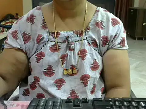 Snapshot of Naughty_Nityaa chatting on February 24, 2025, 12:09 am Naughty Nityaa online show from February 24, 2025, 12:09 am