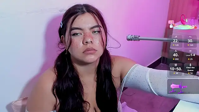 klhoe boobs online show from May 21, 2026, 9:45 pm