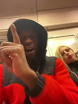 MacTroy online show from April 12, 2026, 8:12 pm