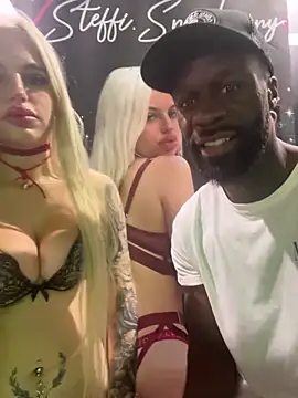 MacTroy online show from September 28, 2025, 1:40 pm