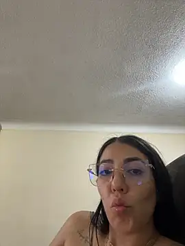 Snapshot of StaceyJones1 chatting on November 5, 2025, 2:03 am StaceyJones1 online show from November 5, 2025, 2:03 am