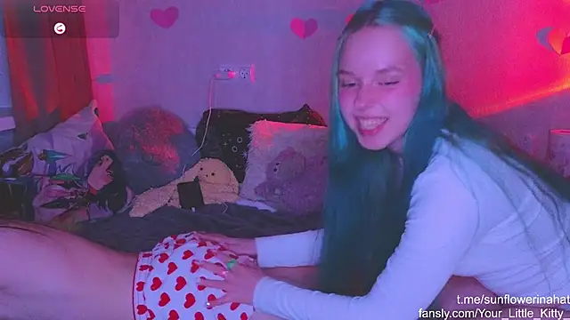 Snapshot of 812sunflowerinahat chatting on February 15, 2025, 1:49 pm 812sunflowerinahat online show from February 15, 2025, 1:49 pm